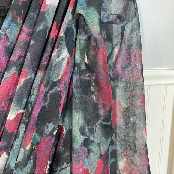 Badgley‎ Mischka Pleated Floral Gown Size 4 Gray Black Burgundy formal wedding